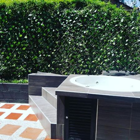 Hostal Spa Casa De Piedra Con Jacuzzi Santa Rosa de Cabal Buitenkant foto