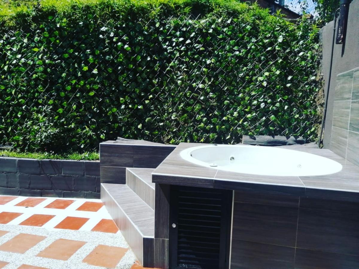 Hostal Spa Casa De Piedra Con Jacuzzi Santa Rosa de Cabal Buitenkant foto